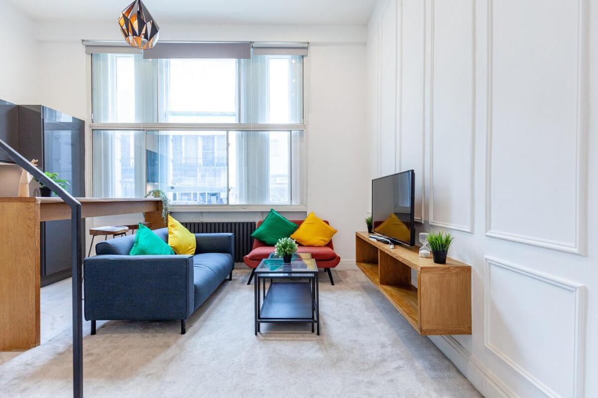 Two Bedroom Flat Next To Paddington St * Londra