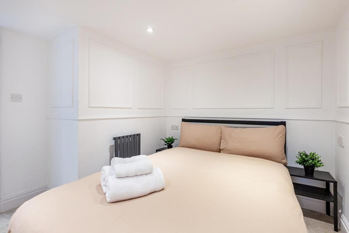Appartamento Two Bedroom Flat Next To Paddington St Londra